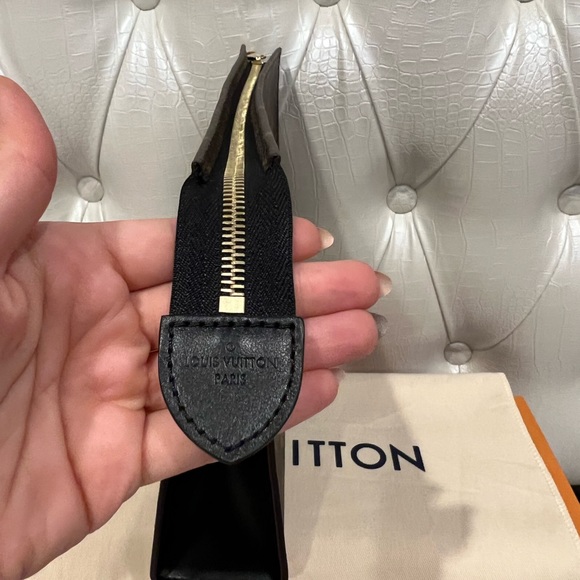 NEW LOUIS VUITTON TOILETRY POUCH 26 POCHE TOILETTE NM M46037 - Picture 14 of 16
